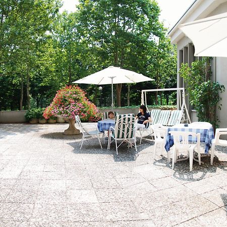 Hotel Olimpic Castel Maggiore Bagian luar foto