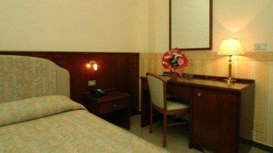 Hotel Olimpic Castel Maggiore Bagian luar foto