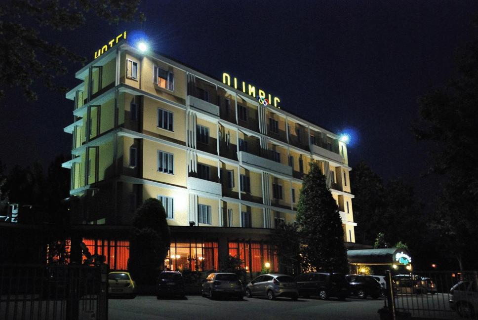 Hotel Olimpic Castel Maggiore Bagian luar foto