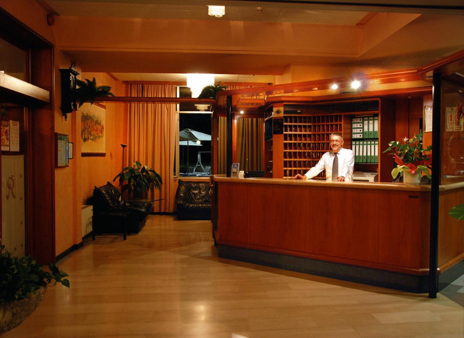 Hotel Olimpic Castel Maggiore Bagian luar foto