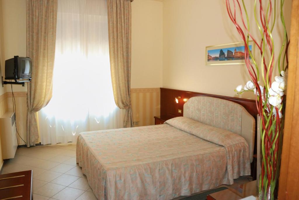 Hotel Olimpic Castel Maggiore Bagian luar foto
